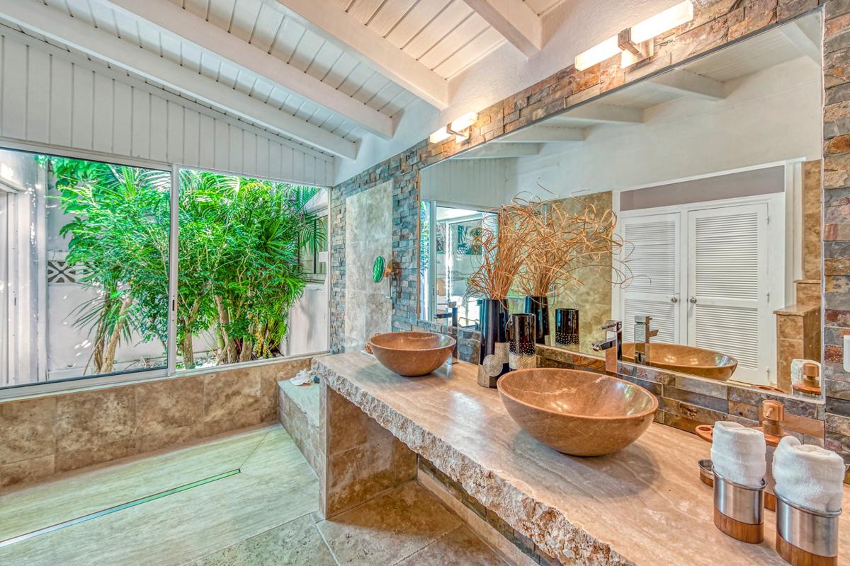 Villa rental Terres Basses St Martin -  The bathroom 3